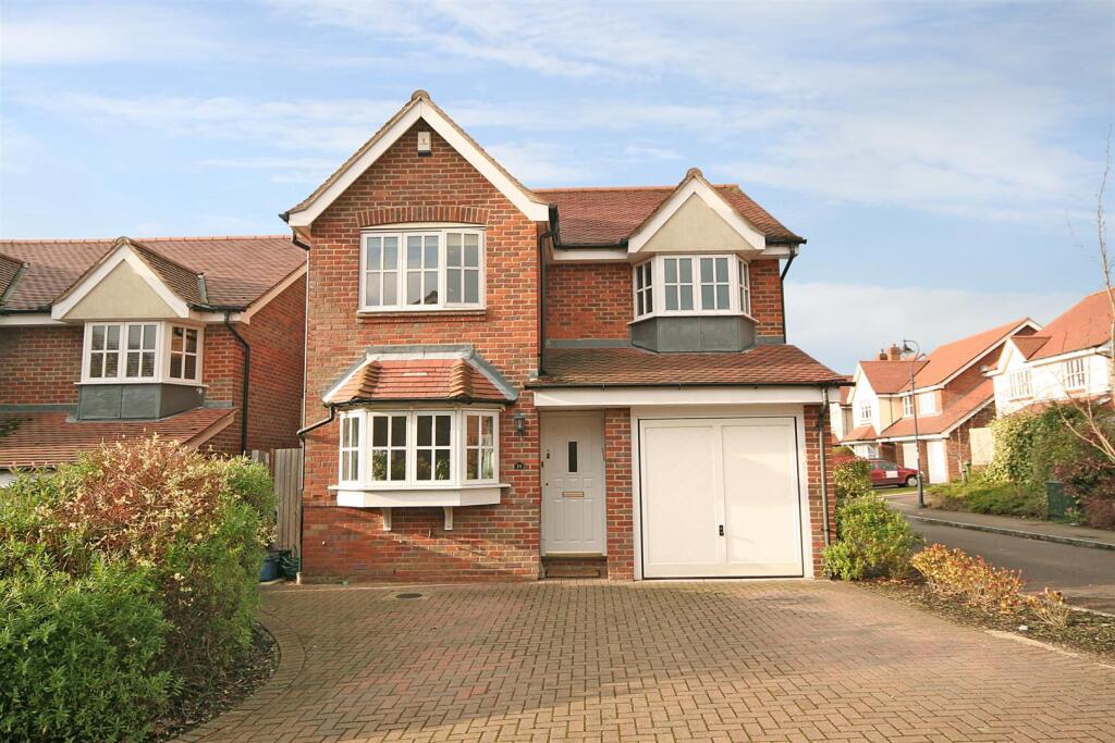 Mulberry Gardens, Shenley