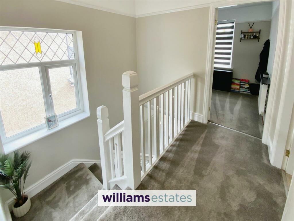1st floor landing