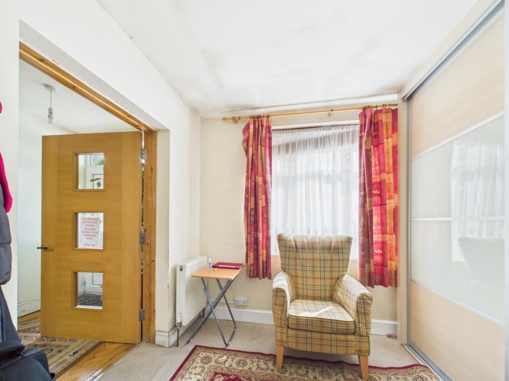 CAM03750G0-PR0046-STILL004