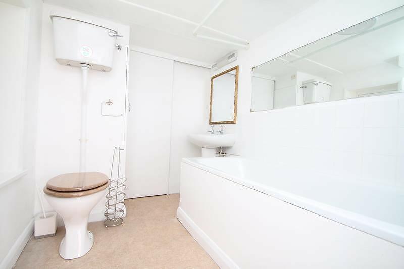 Ground Floor Bathroo