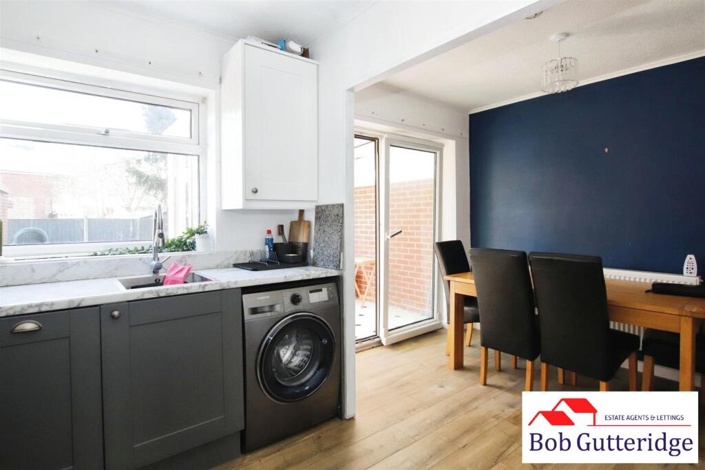 FITTED KITCHEN / DINING ROOM