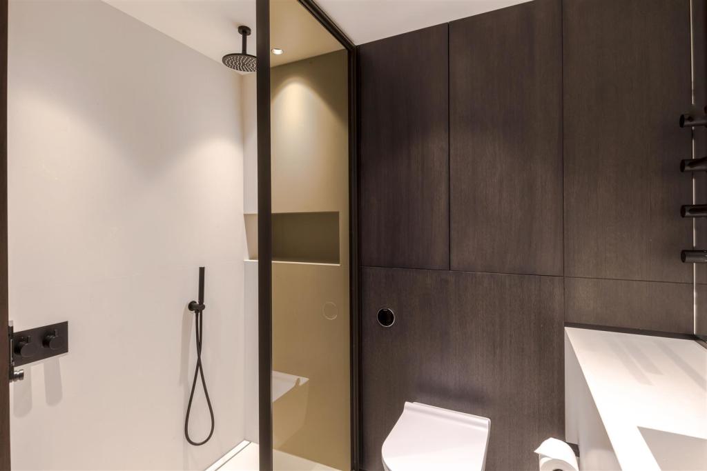 Shower-1.jpg