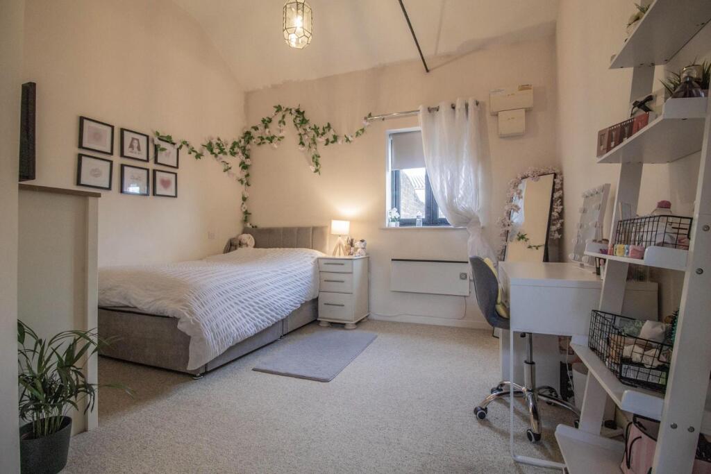 2 Dovedon Mews, Whepstead [Bedroom Two] 01.jpg