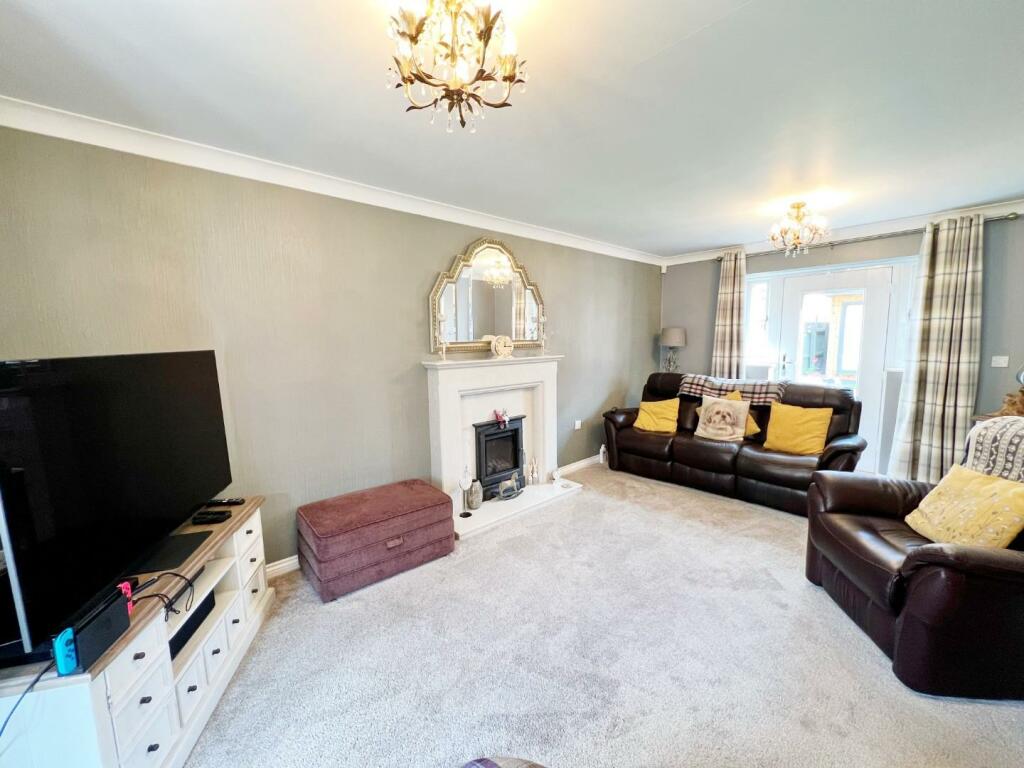 Lounge pic 6.jpg