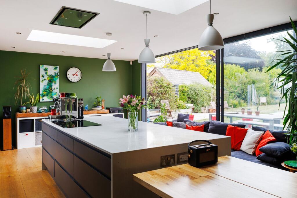 Kitchen/dining/family room