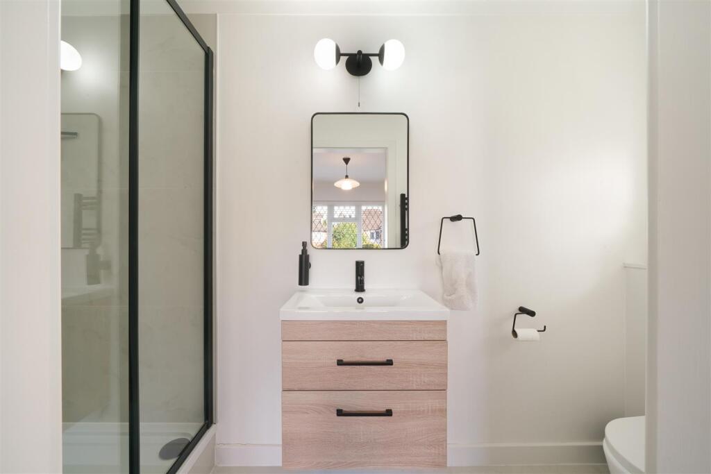 En suite shower room