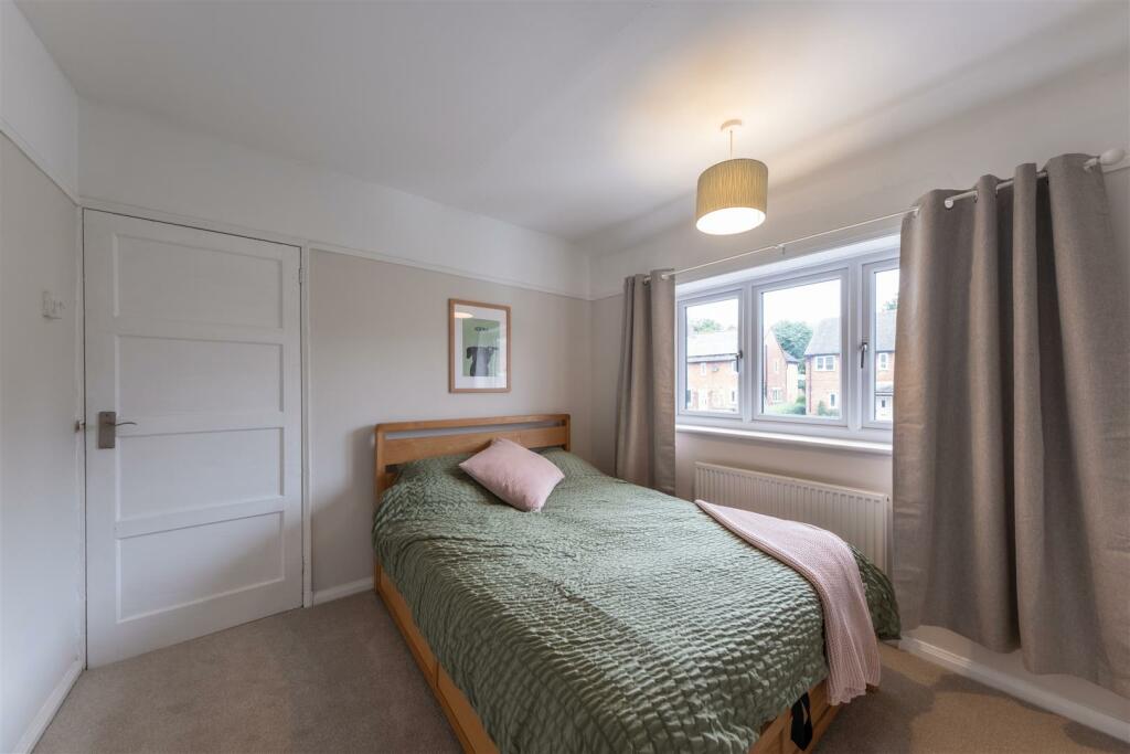 10 Churchill Drive-022.jpg