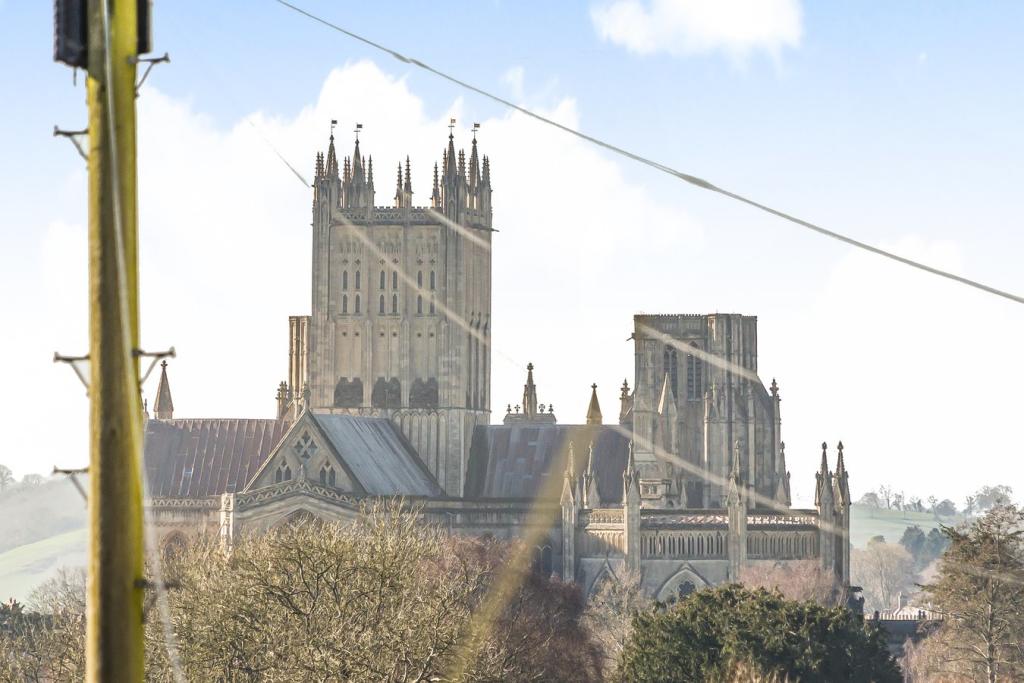 Side views of Wells 