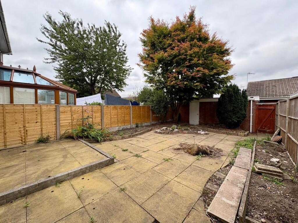 Rear Garden 2.jpg