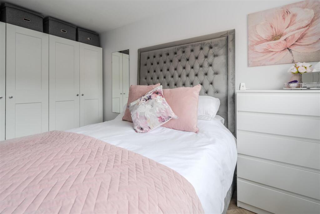 Bedroom 1-3.jpg