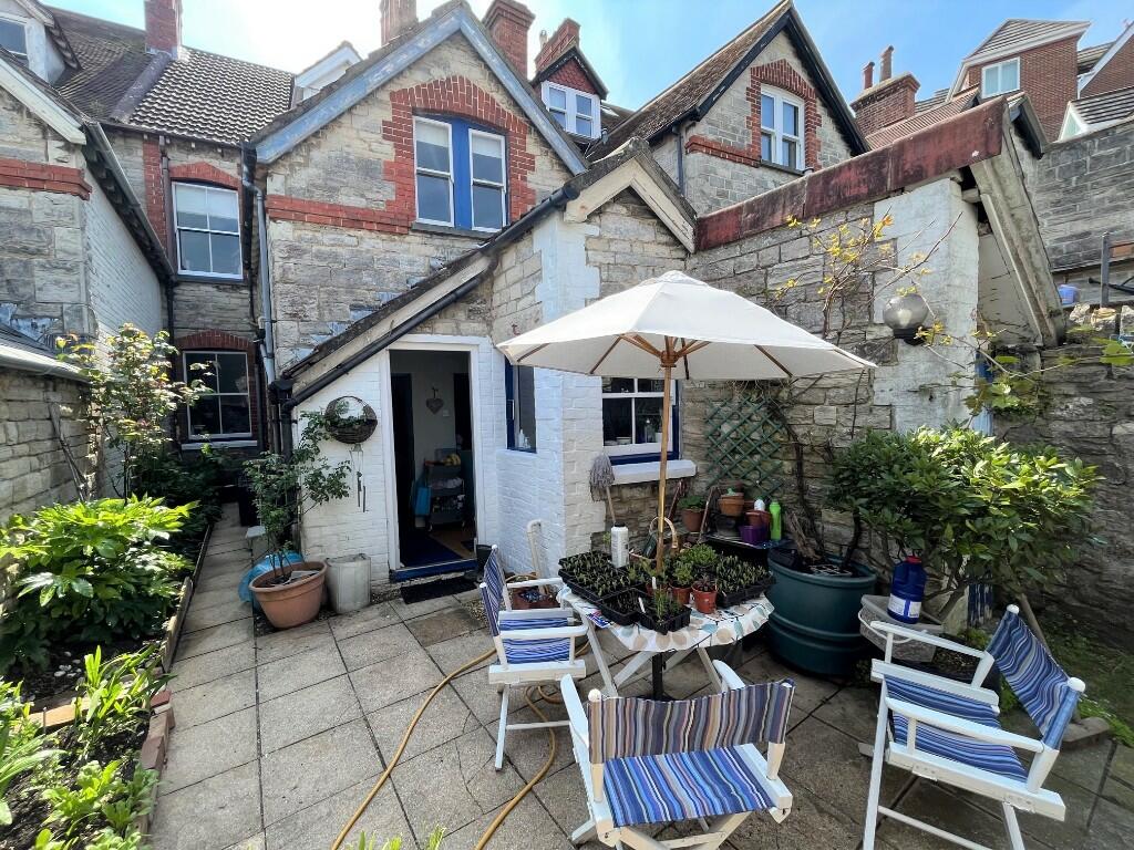 Garden &amp; rear
