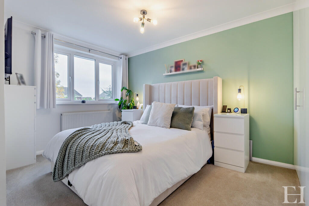 8628060-interior1...