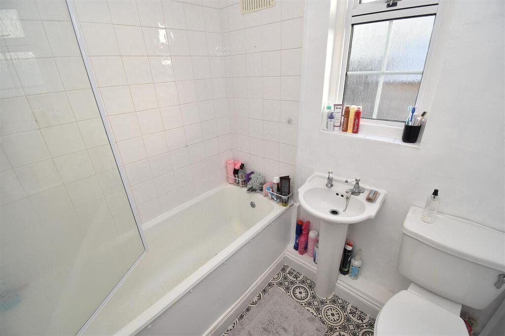 Bathroom.JPG