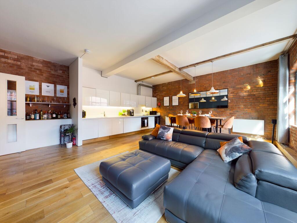 Open Plan Living / Kitchen