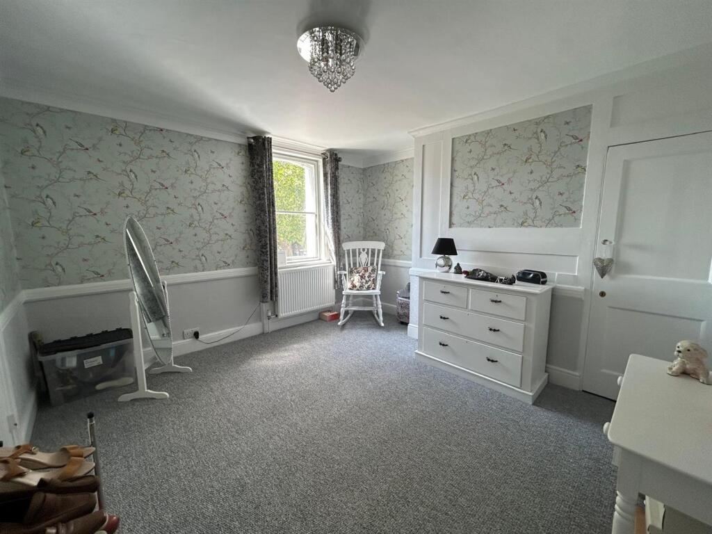 Bedroom/Walk-in Wardrobe