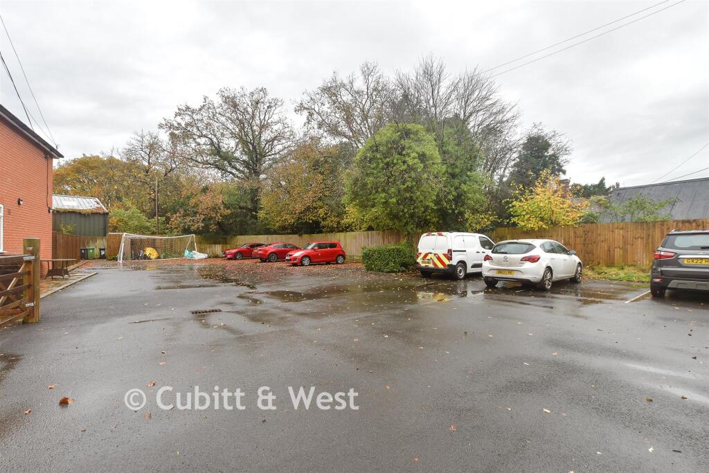 Driveway/Parking