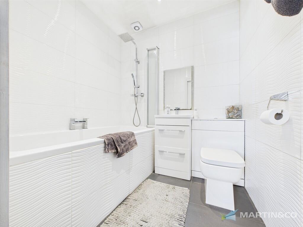 CAM02318G0-PR0438...