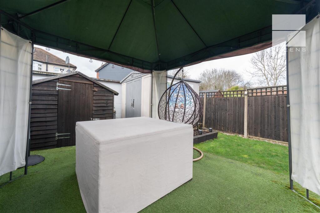 32 Suffield Road_0043.jpg