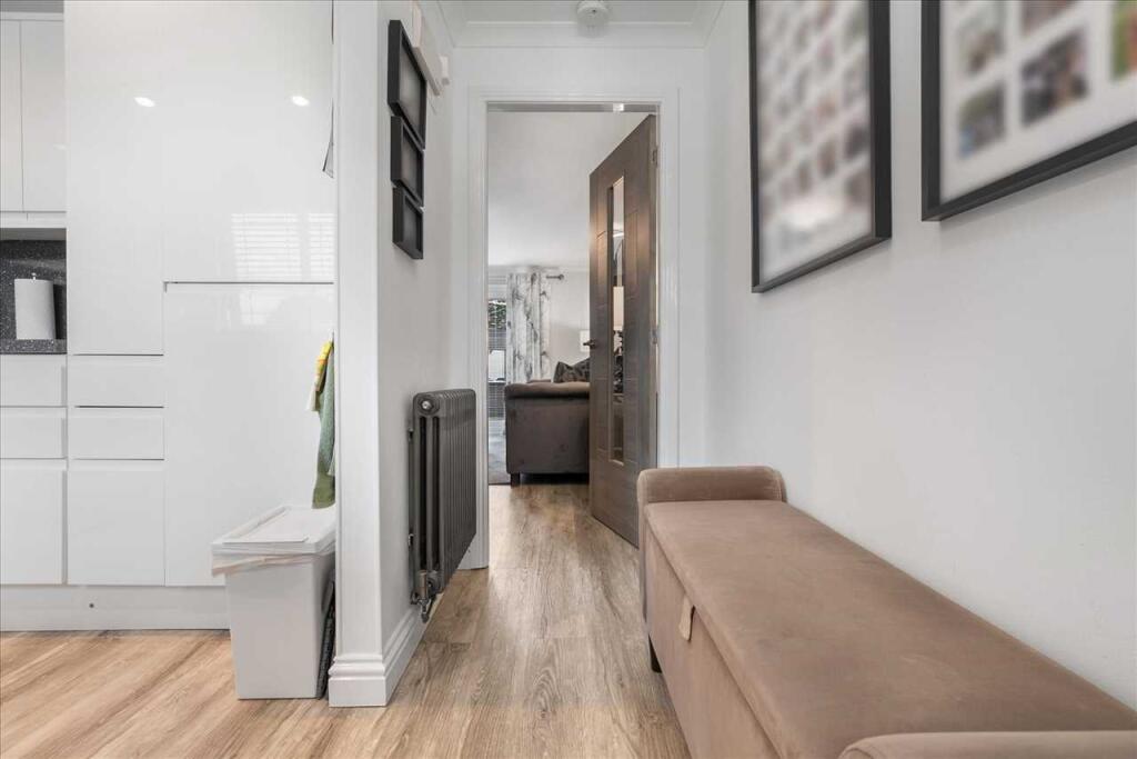 Entrance Hallway (1)