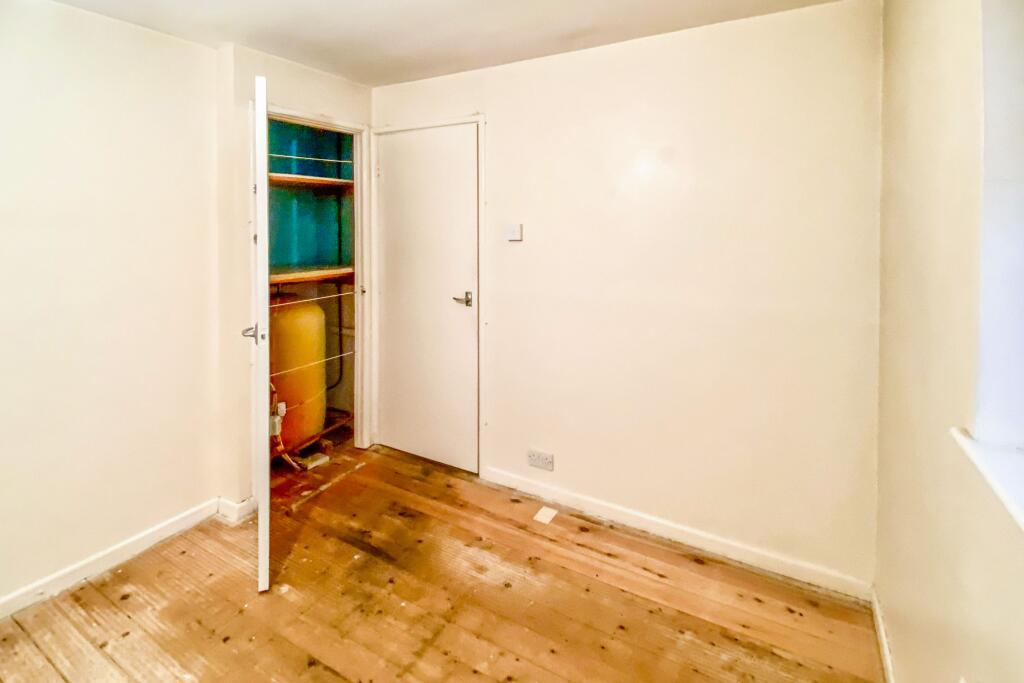 37 Manor Road, Chippenham, Wiltshire SN14 0LH