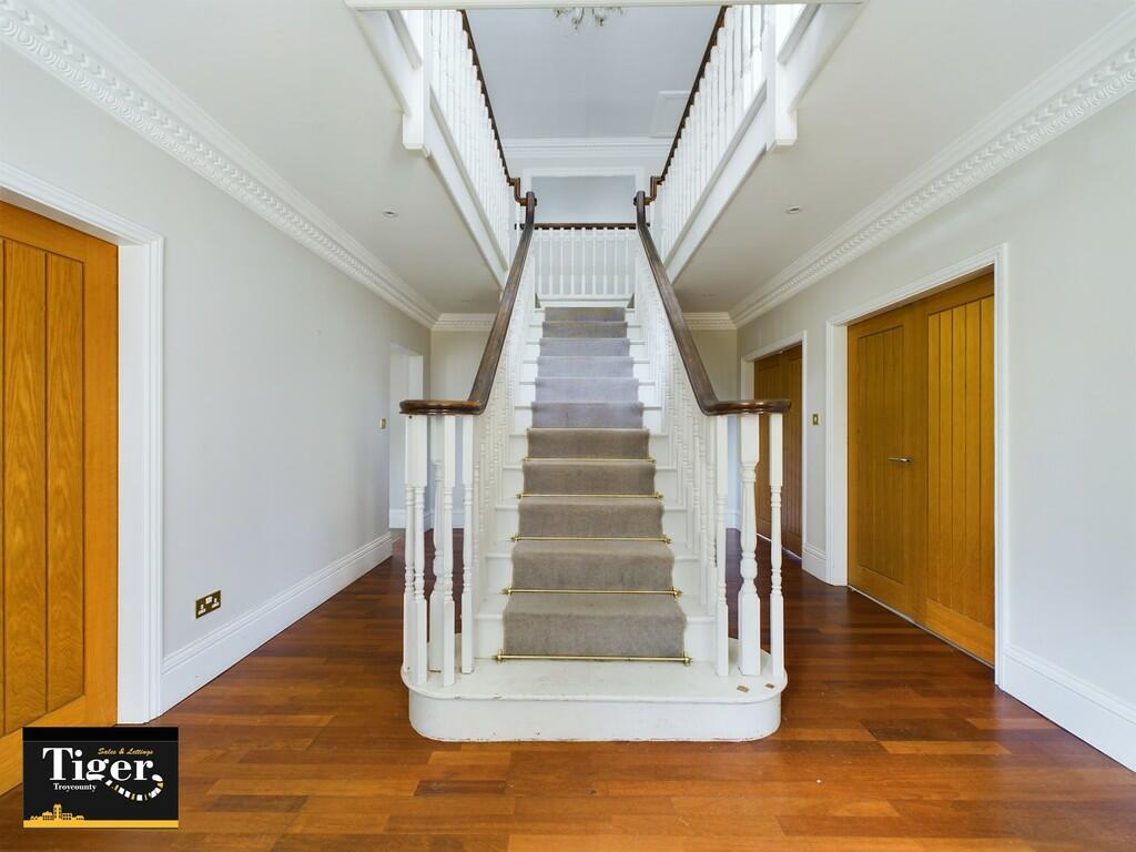 CAM02176G0-PR0329...