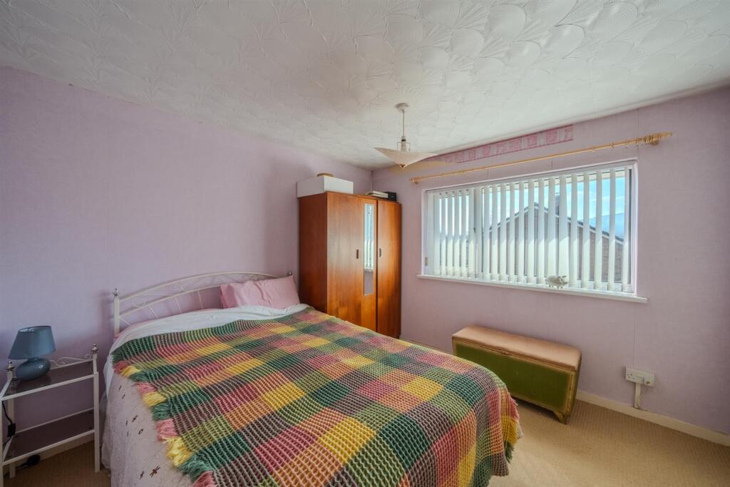 22 Garw Wood Drive-11.jpg