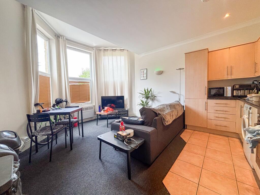Kitchen/Reception