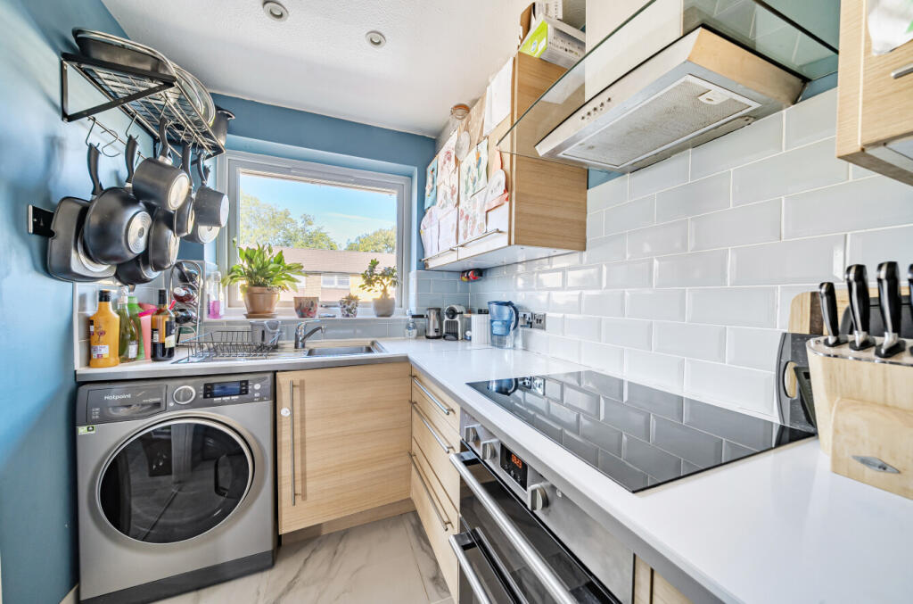 1345646-9-68b016b...