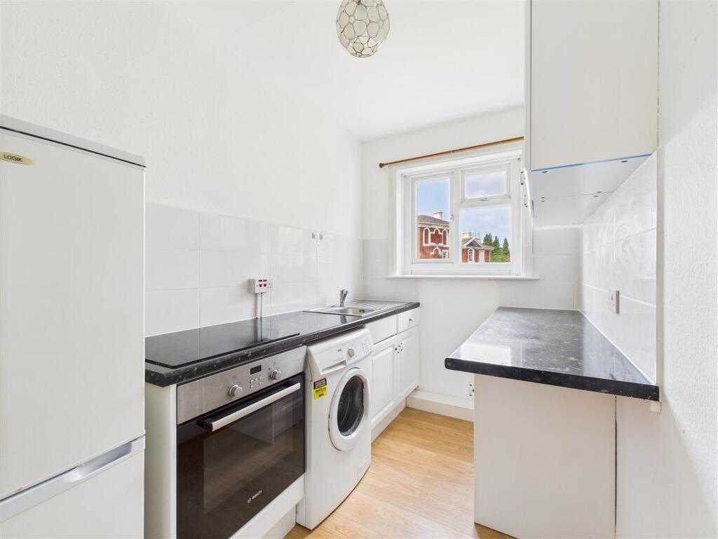 28 Crescent Mansions - 07.jpg