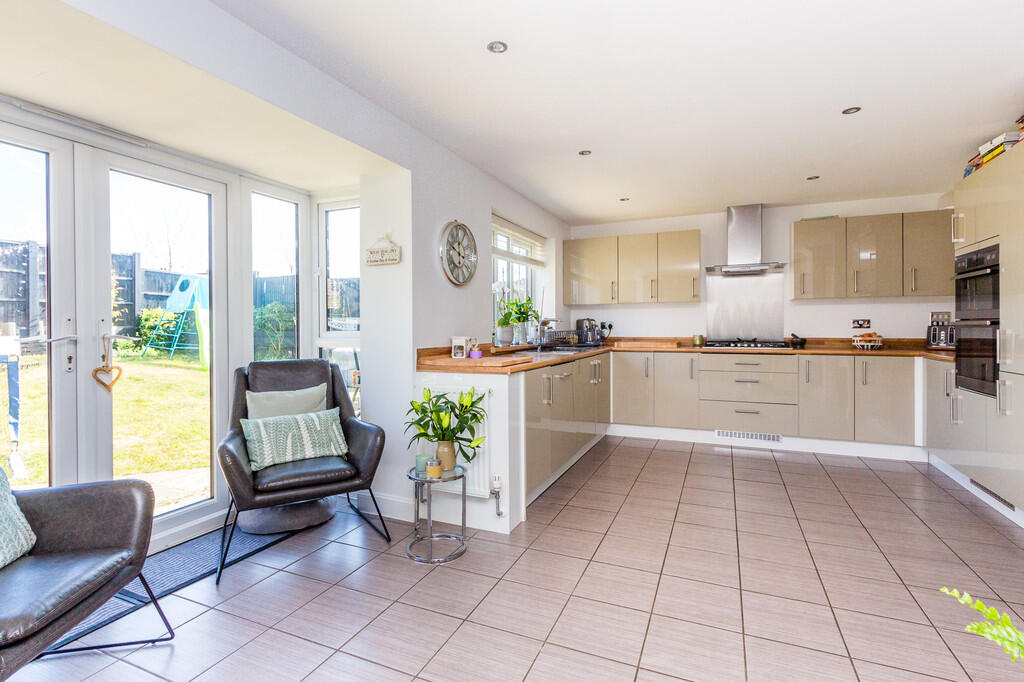 Kitchen/Family/Di...
