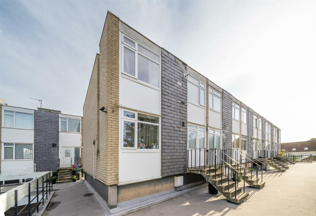 Kenilworth Court-3.jpg