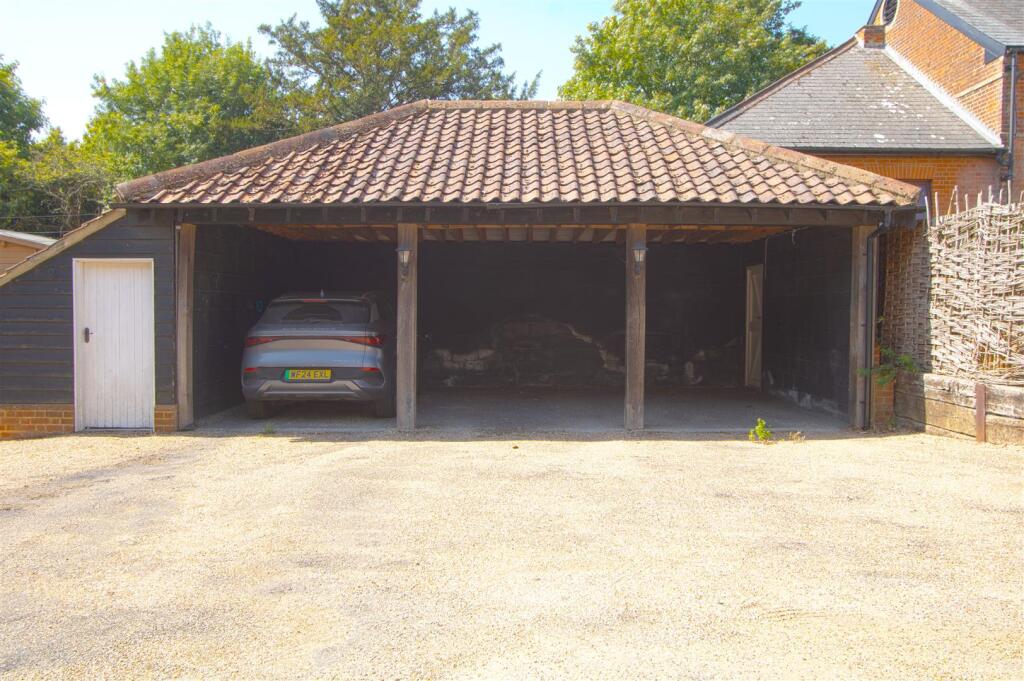 CARPORT