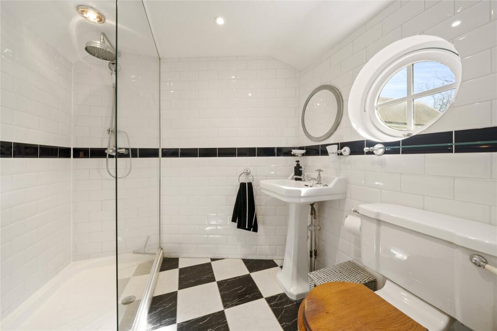 En Suite Shower Room