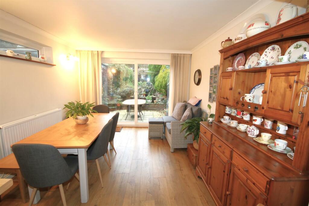 Living Room a.JPG
