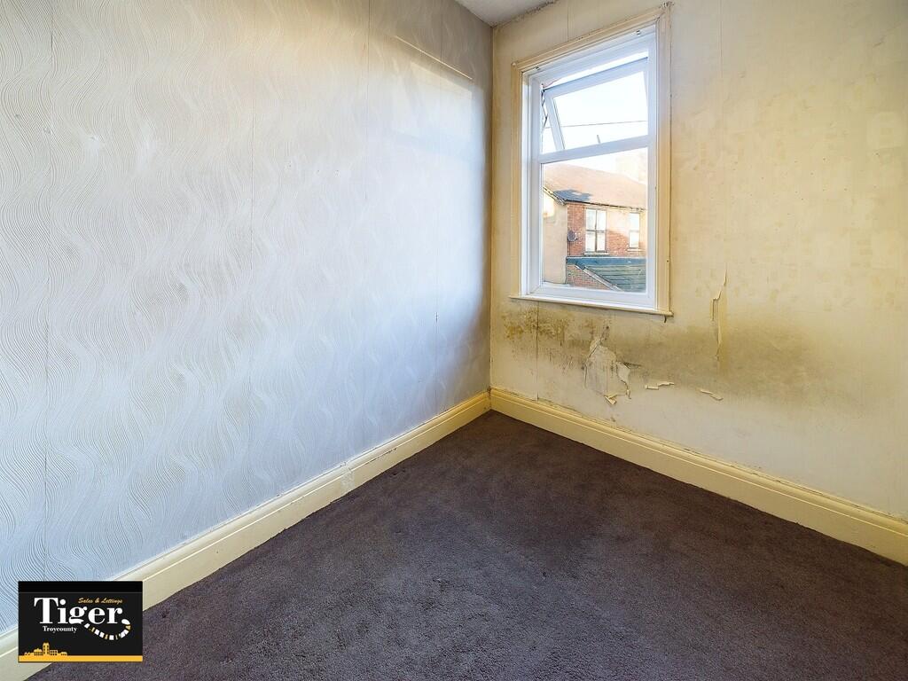 CAM02176G0-PR0472...