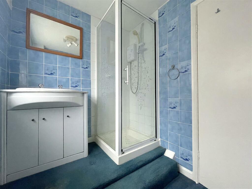 Bathroom (2).jpeg
