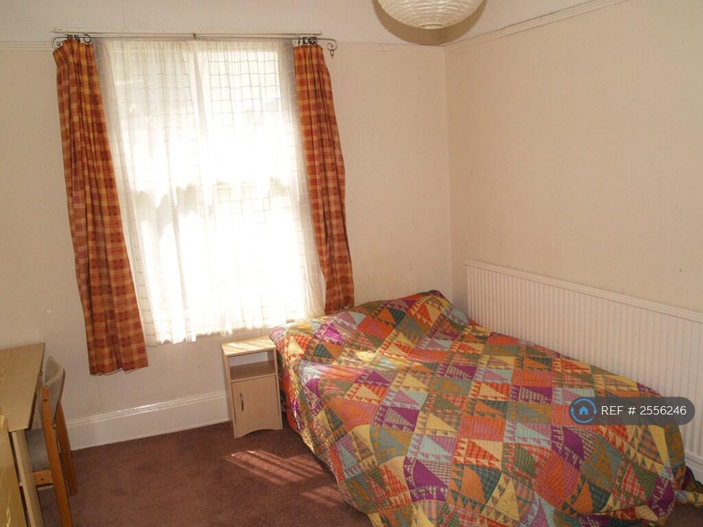 Double Bedroom 