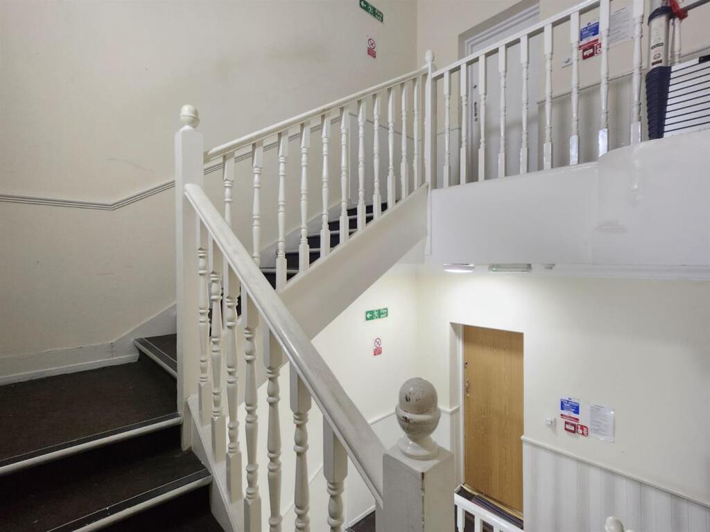 2ND FLOOR STAIRCASE.jpg