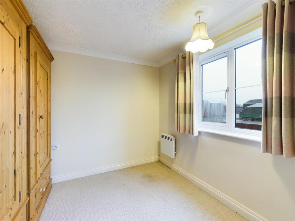 7 Vicarage Gardens NEW Jan 2021 (6).jpg