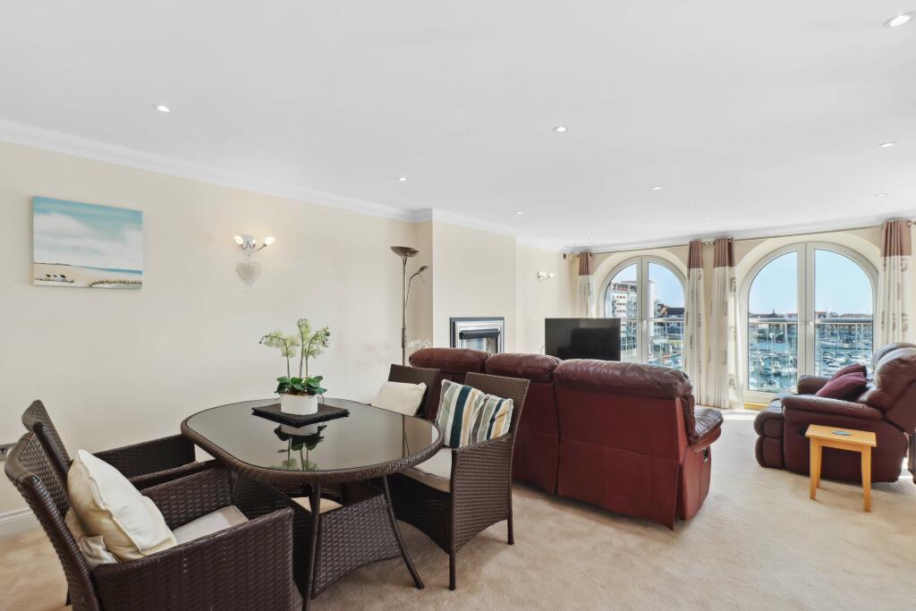 Living Room/Diner