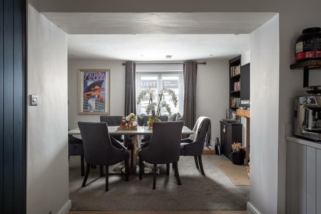12 - 23 Querns Lane - GL7 1RL - Web.jpg