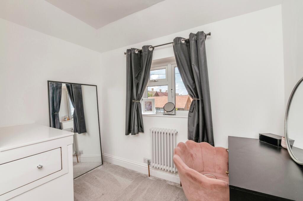 107stmaryscrescentbasildonss132as8