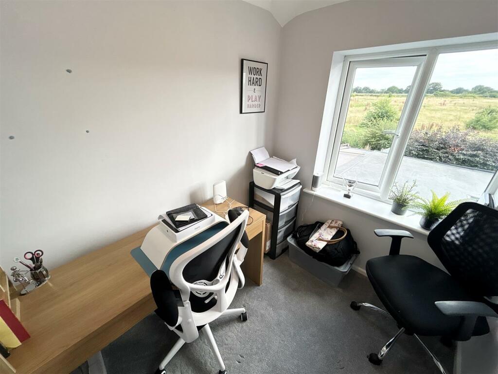 Bedroom 5.jpg