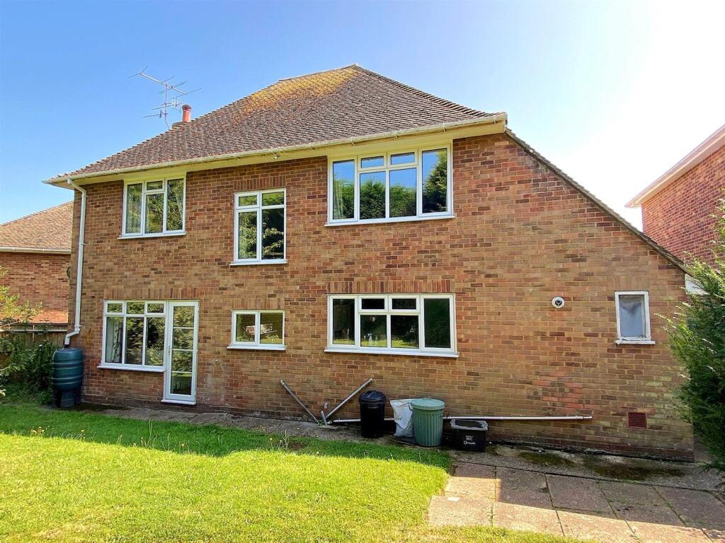 14 Millham Close - Rear.jpg