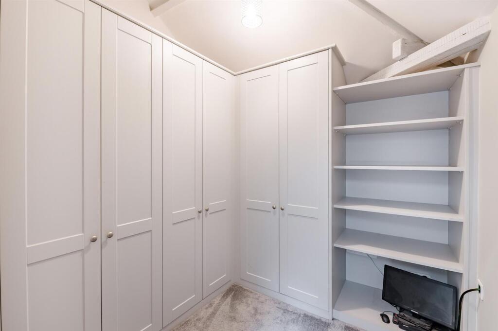 8654036-interior65.jpg