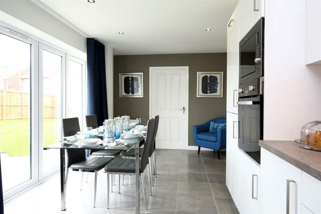 Kitchen/dining/family area