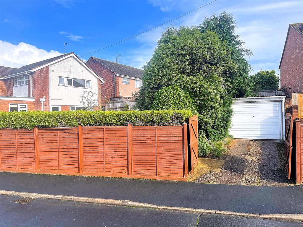 Detached Single Garage