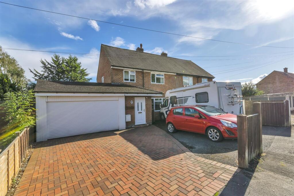 Garage/ carport
