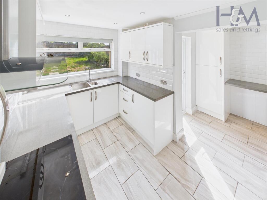 Kitchen/Utility Room