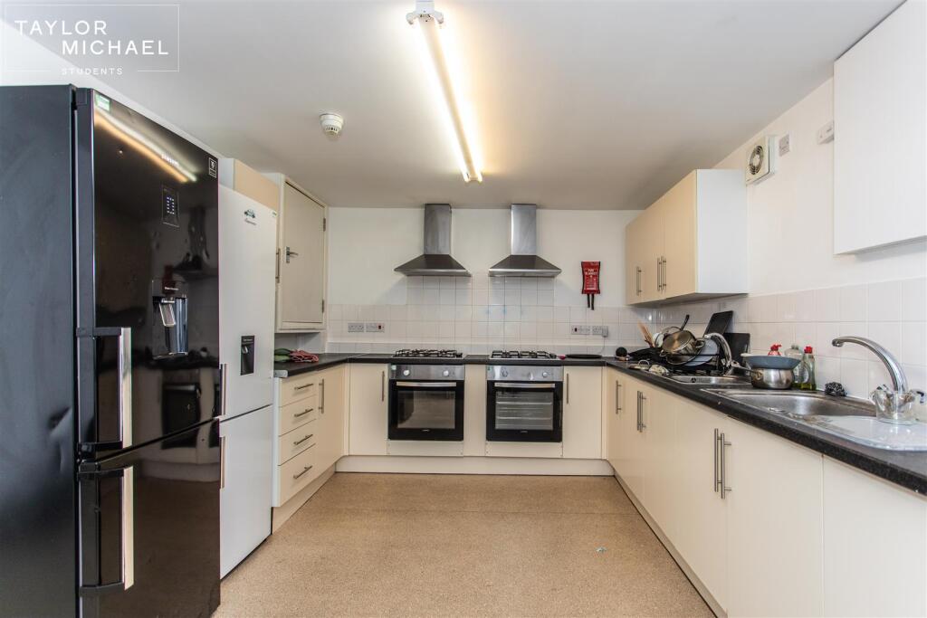 212 Elm Grove Ext &amp; Kit17.jpg